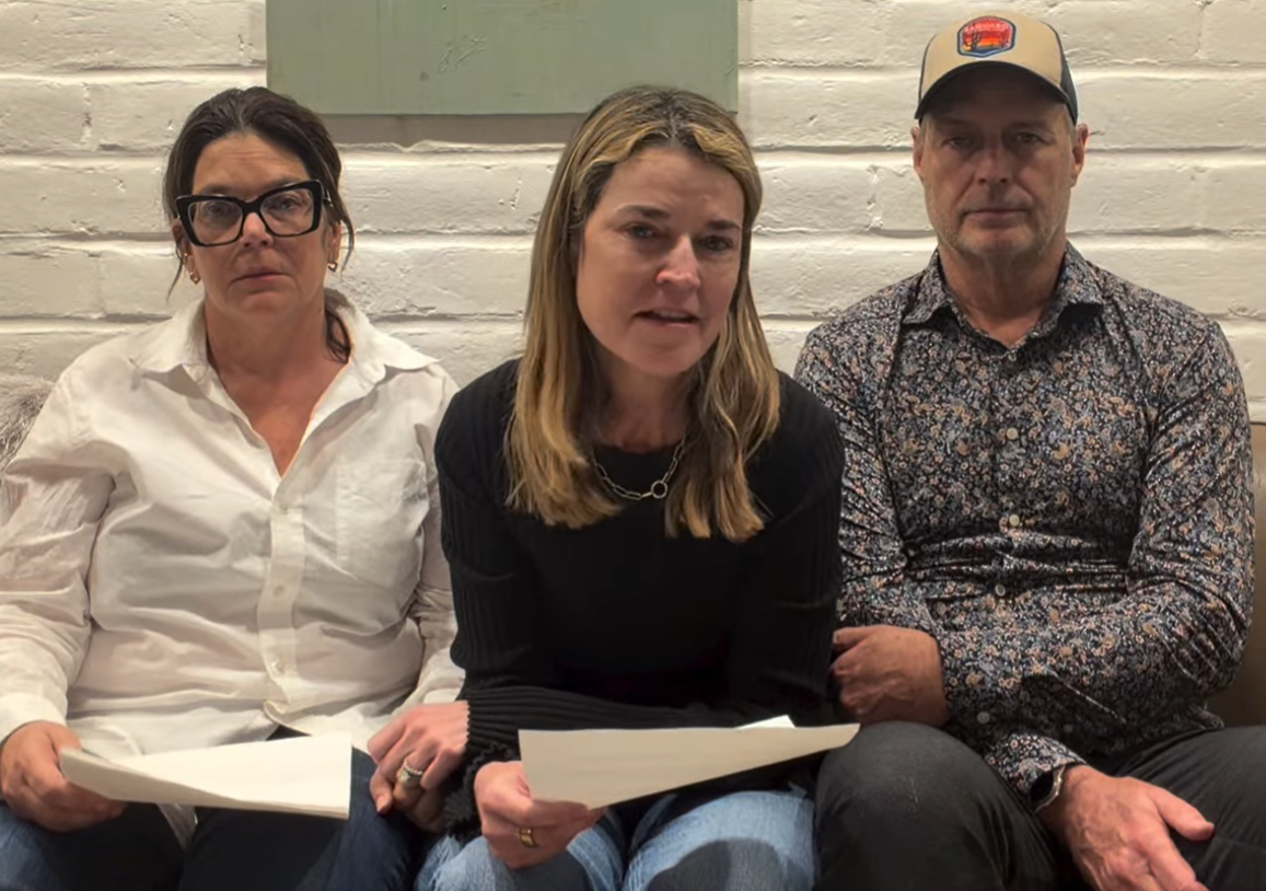 Дети Савана, Энни и Кэмрон Гатри призывают к помощи в поисках матери Нэнси