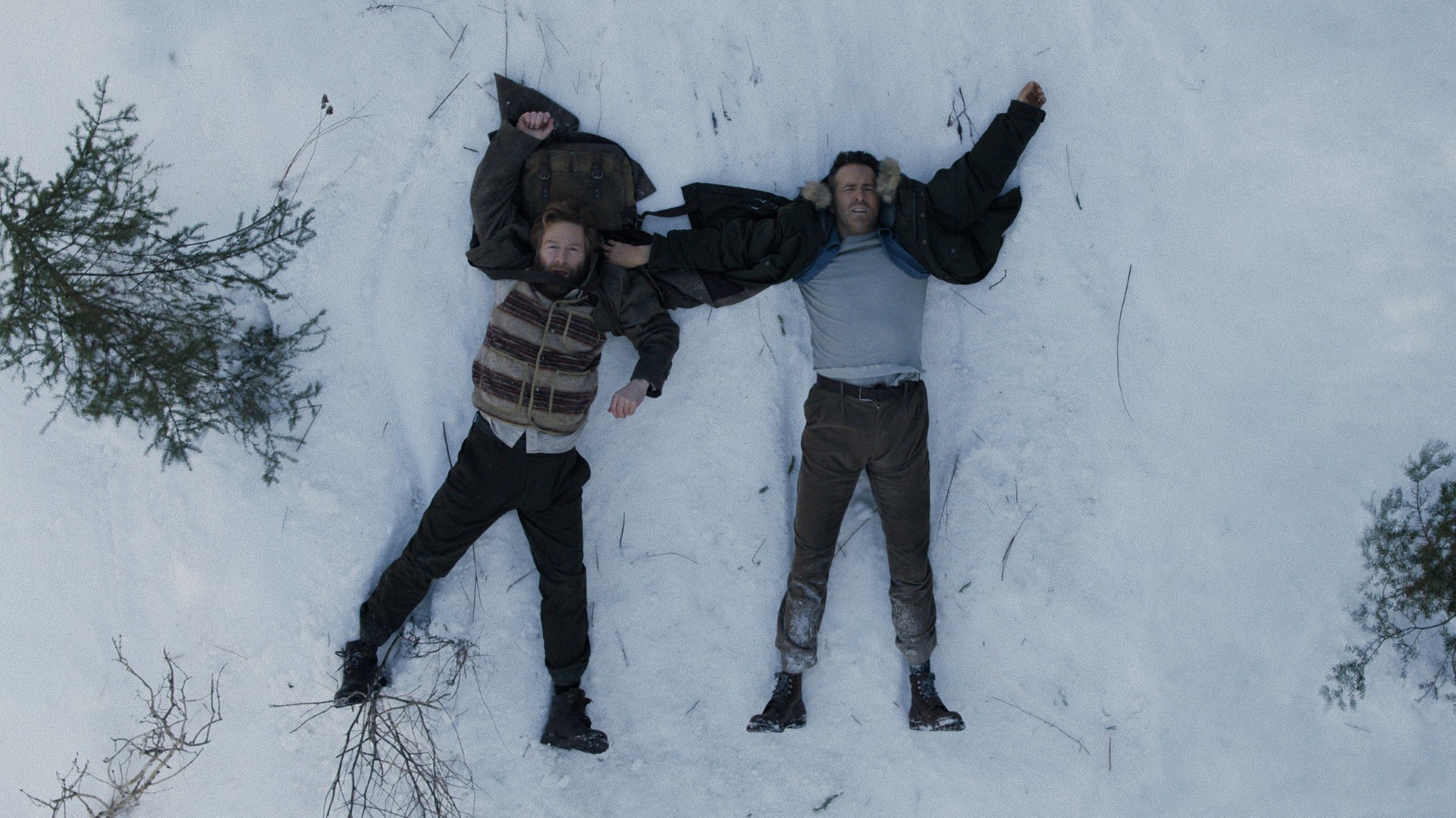 Кадр из комедии-боевика Mayday с Райаном Рейнольдсом