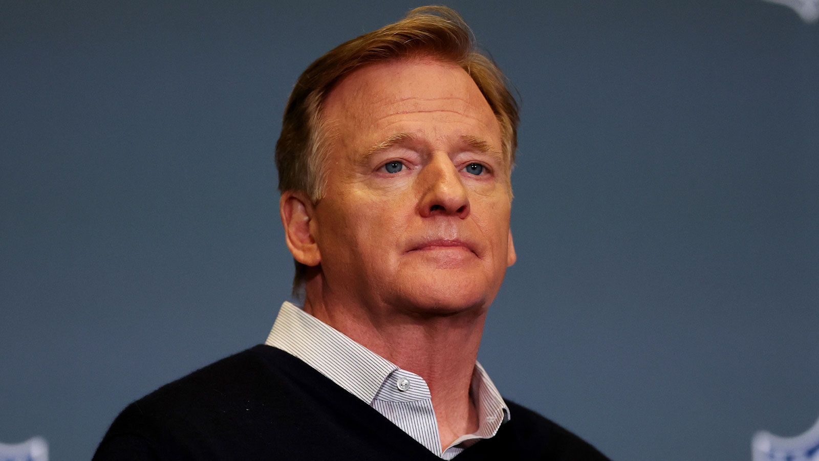 Комиссар НФЛ Роджер Гуделл на пресс-конференции по поводу Супербоула LX