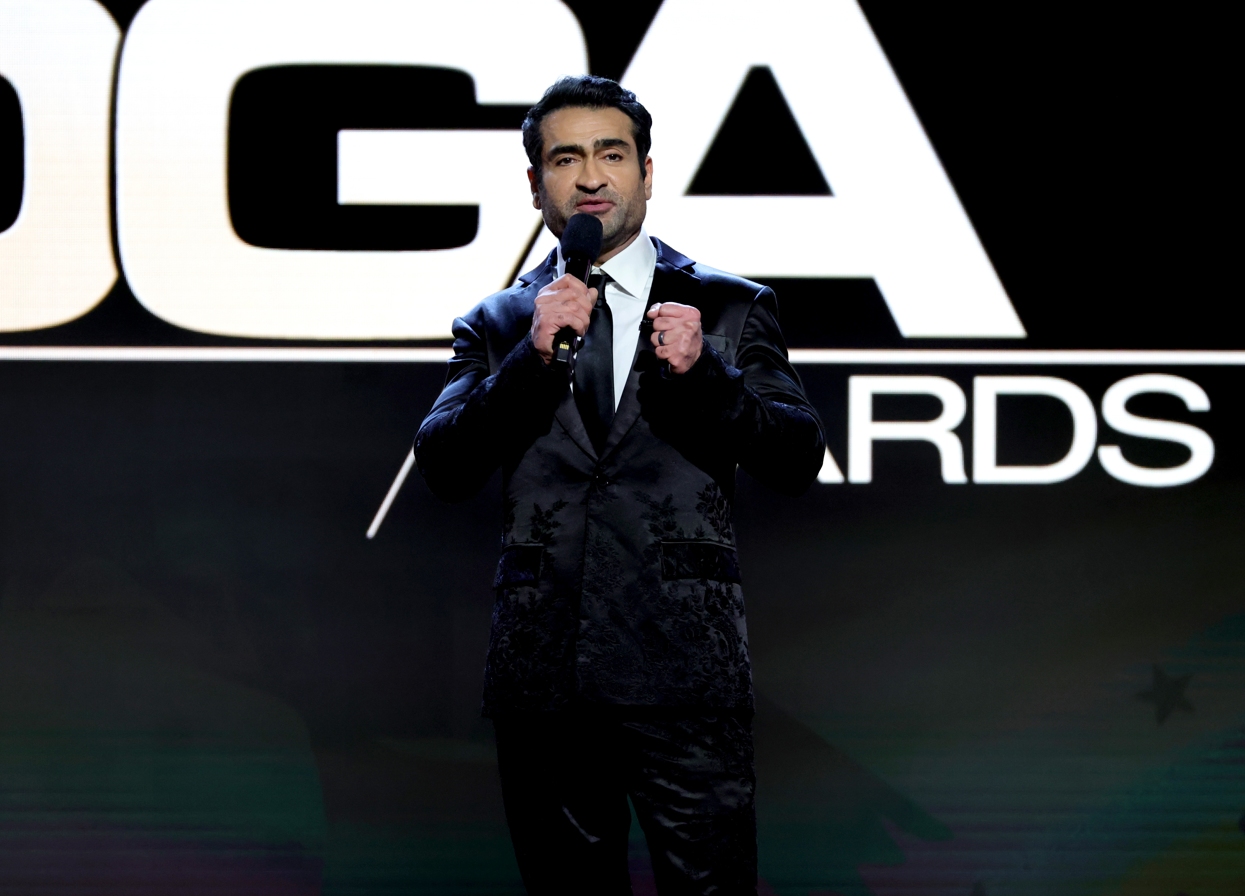 Кумайл Нанджани на церемонии награждения Гильдии режиссёров