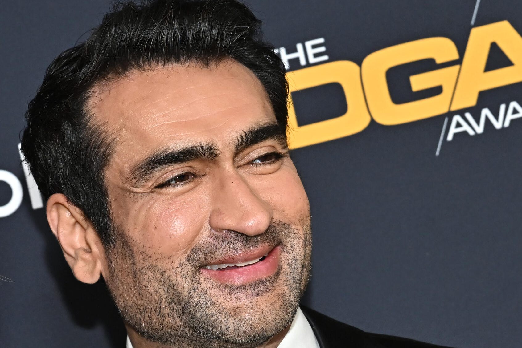 Церемония 78-й премии DGA с Кумайлом Нанджани