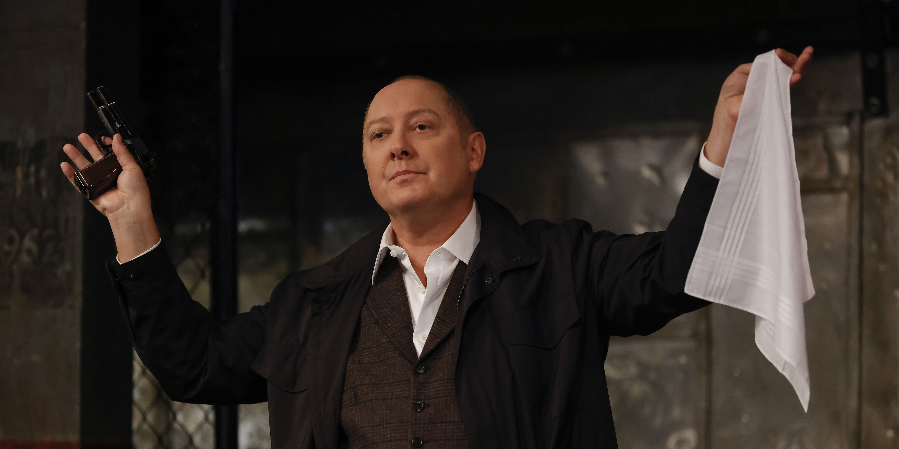 Кадр из криминального сериала The Hunting Party на фоне Rotten Tomatoes