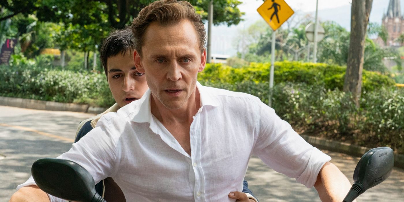 Сцена из сериала Ночной менеджер с Томом Хиддлстоном и Хью Лори