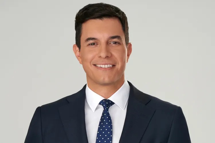 Том Лламас во время интервью с Президентом Трампом перед Супербоулом